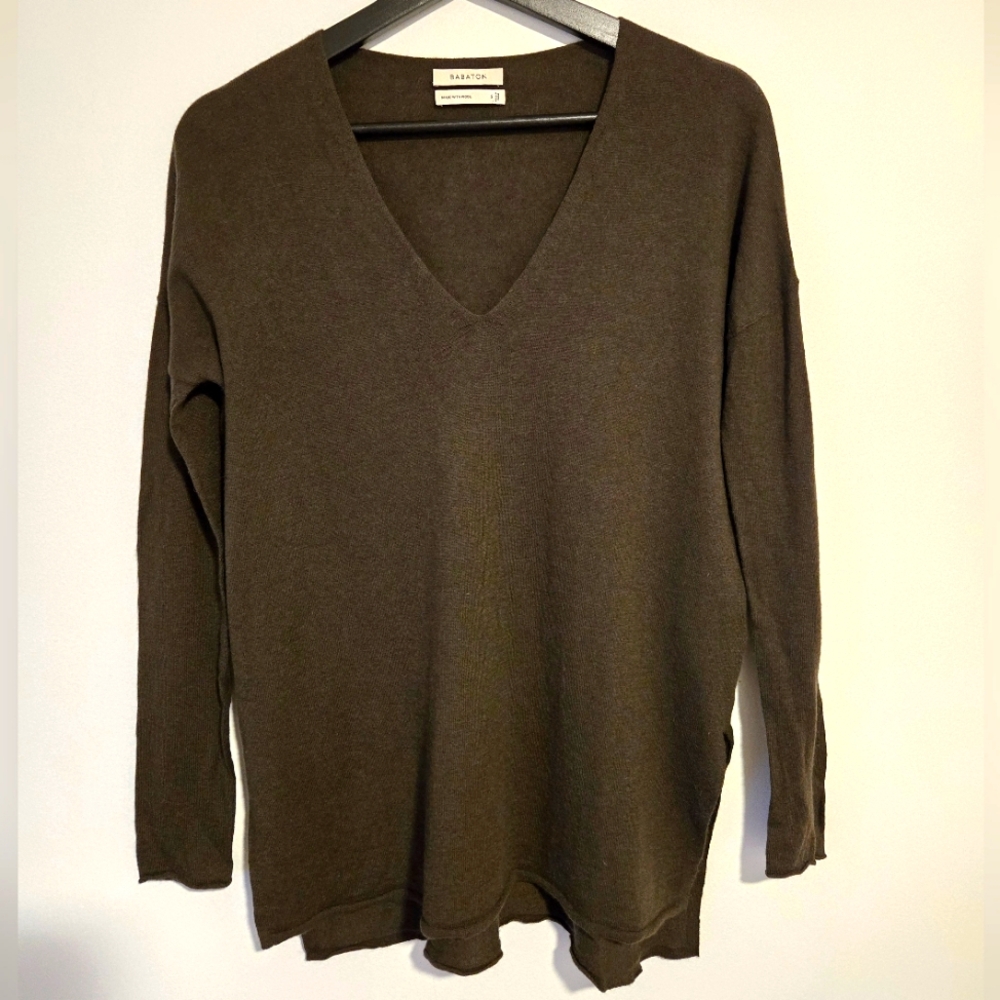 Aritzia Babton dark olive made with wool V-Neck Sweater, size S